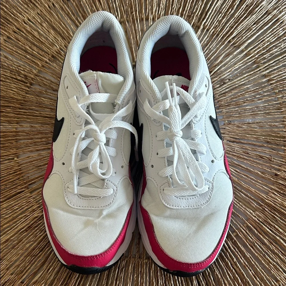 Nike White and pink Sneakers - Picture 4 of 4